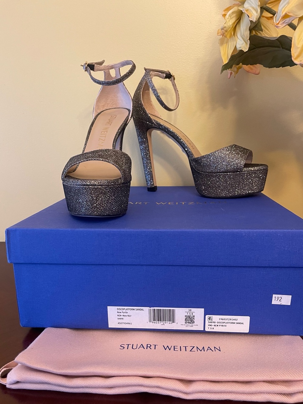 NWOT Size 7.5 StuartWeitzman Glitter Disco Platform Ankle-Strap Sandals in Black